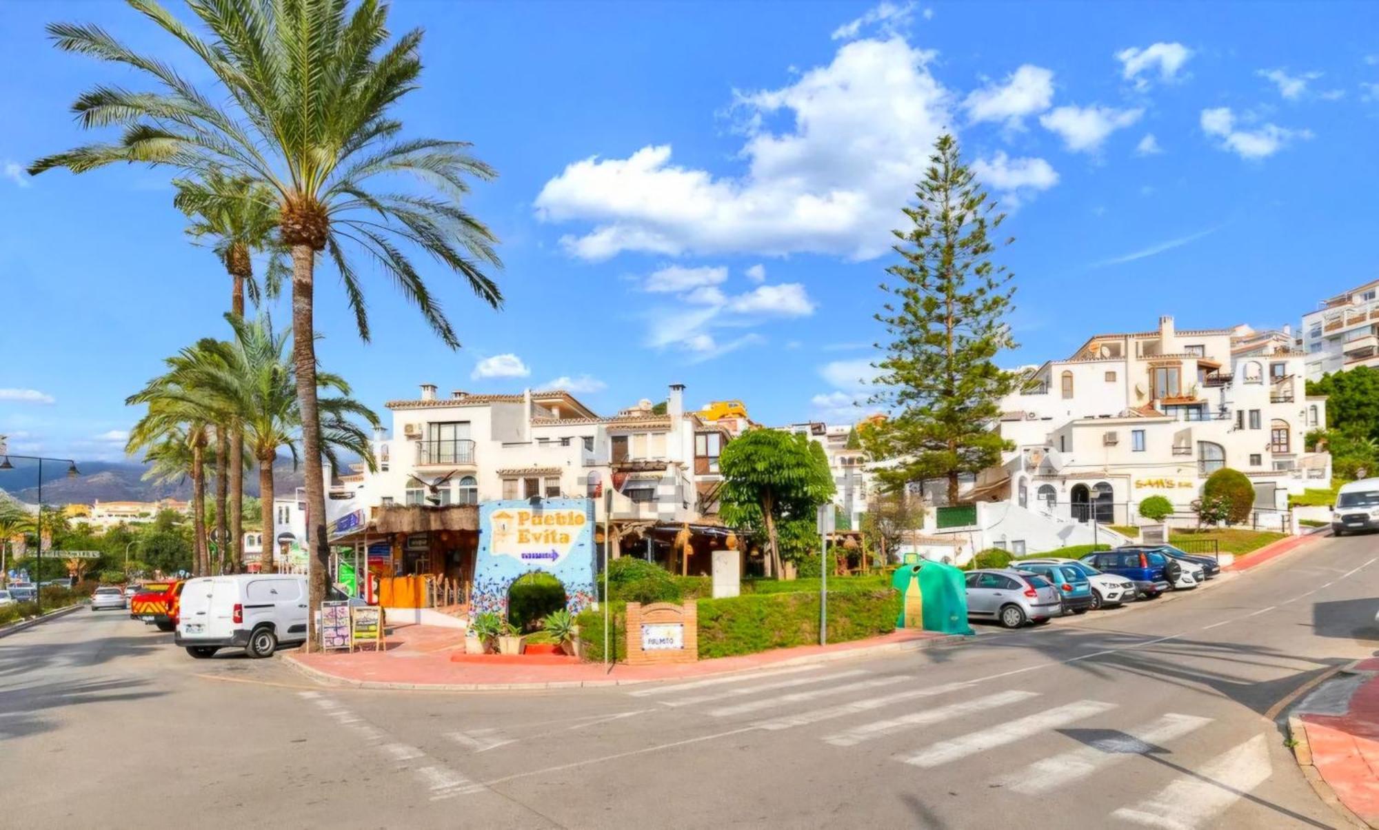 Estudio Pasodoble. Pueblo Evita Benalmádena Exterior photo